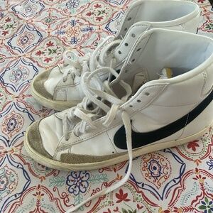 NIKE BLACK AND WHITE BLAZER HIGH TOPS